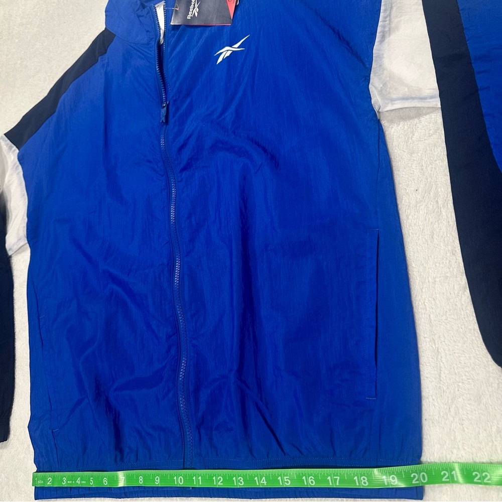 Men’s Reebok Windbreaker - Picture 10 of 16
